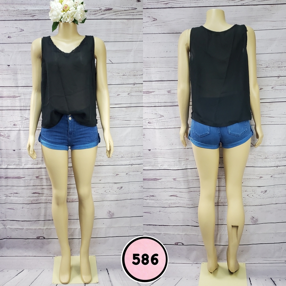Medium Black Sleeveless Sheer Blouse – Elegant Lightweight Top